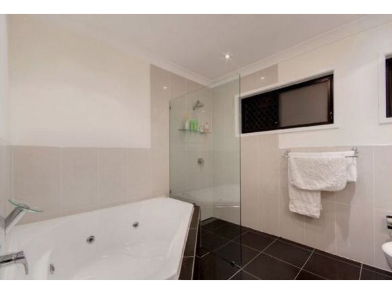 170 Trouts Road, Stafford Heights QLD 4053