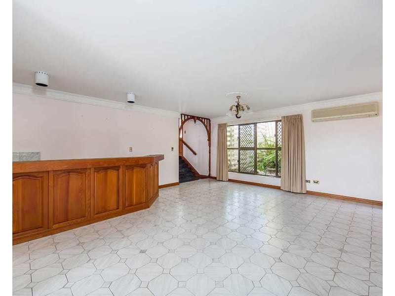 64 Karloff Drive, Stafford Heights QLD 4053