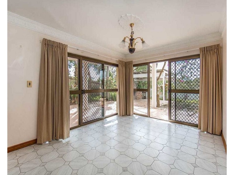 64 Karloff Drive, Stafford Heights QLD 4053