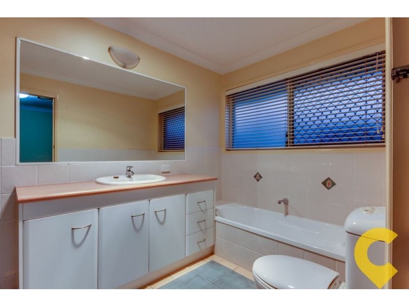 25b Parnassus Street, Robertson QLD 4109