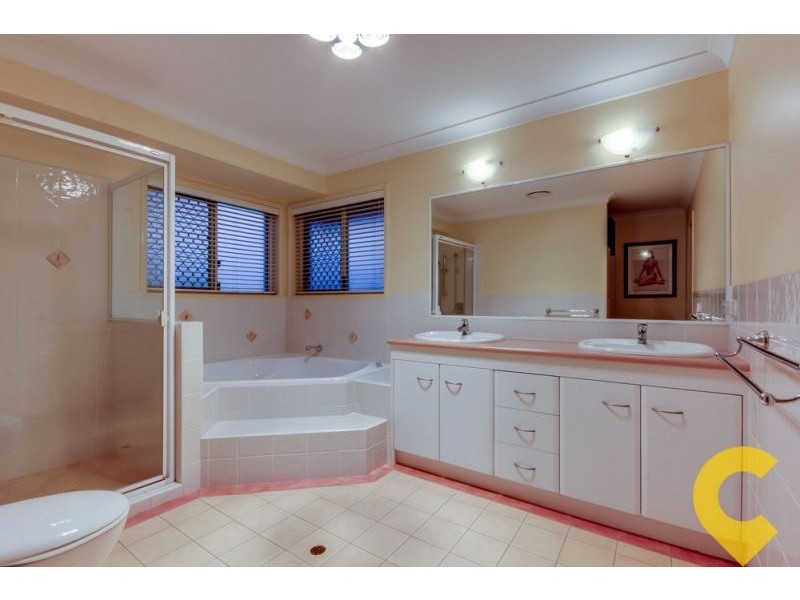 25b Parnassus Street, Robertson QLD 4109