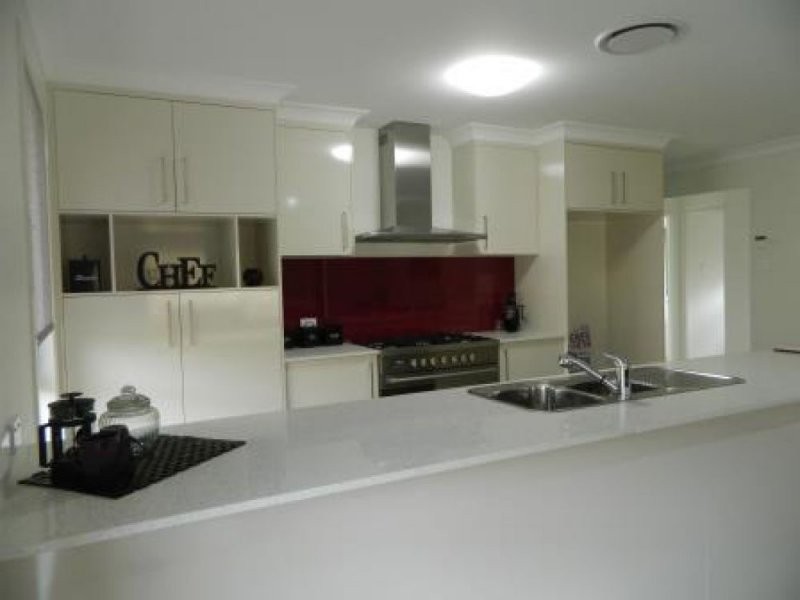 16 Tulipwood Circuit, Boyne Island QLD 4680