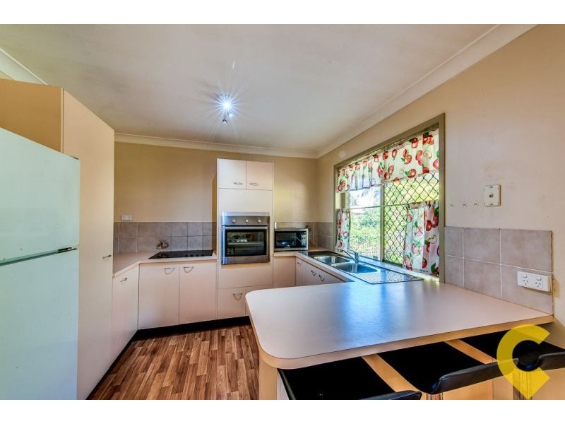 63 Peverell Street, Hillcrest QLD 4118