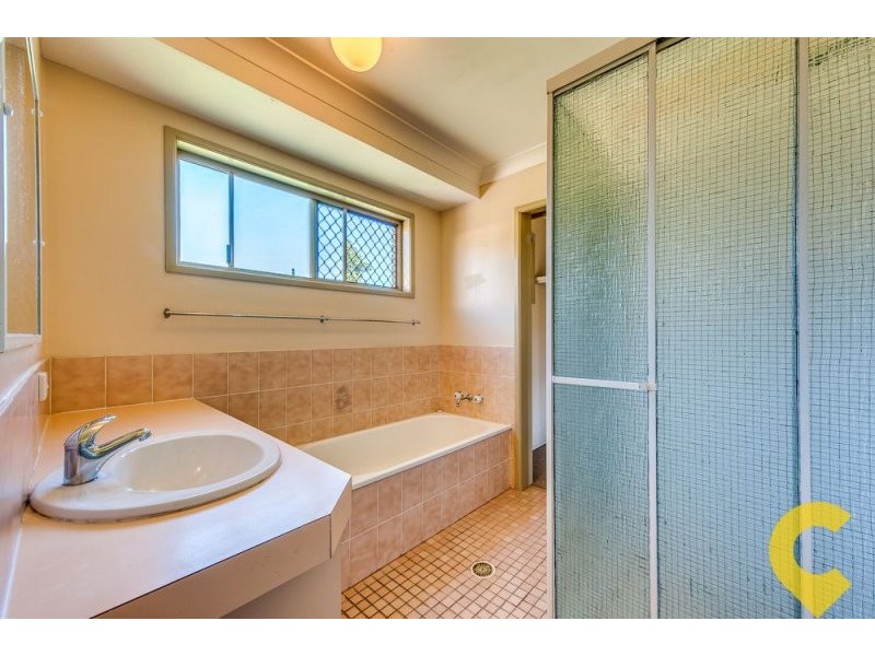 63 Peverell Street, Hillcrest QLD 4118