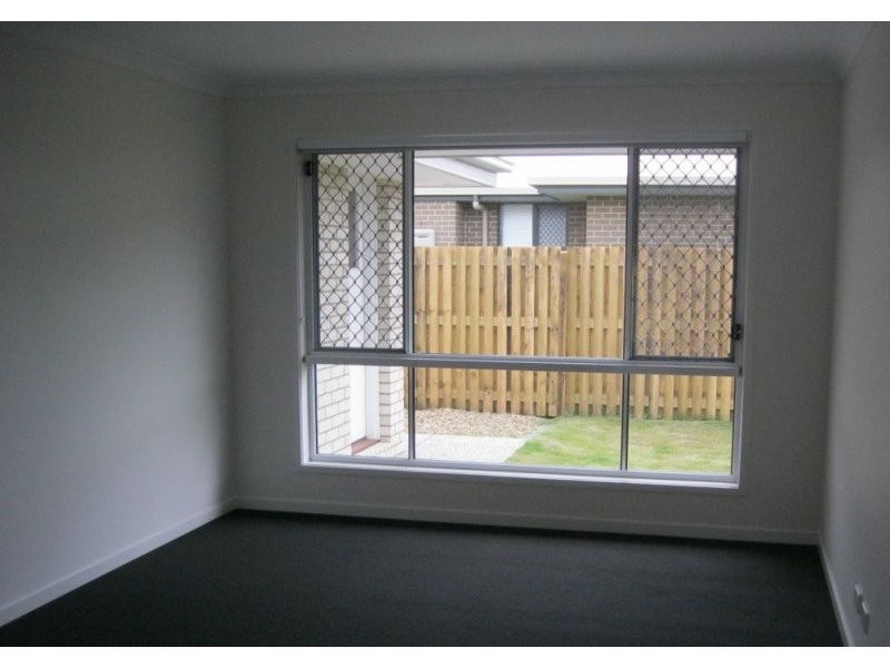 6 Breezeway Drive, Windaroo QLD 4207