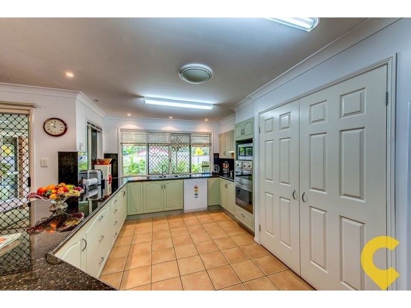 16 Summerhill Place, Forest Lake QLD 4078