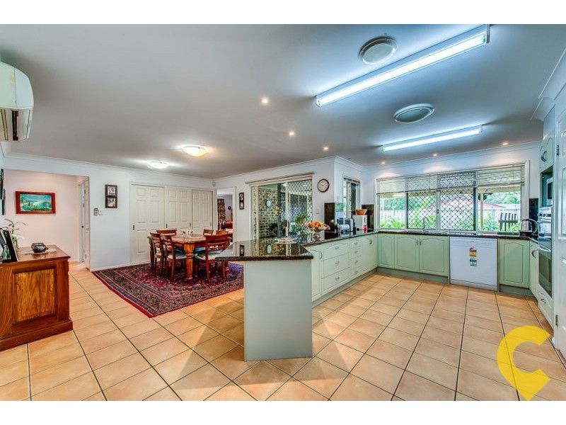 16 Summerhill Place, Forest Lake QLD 4078