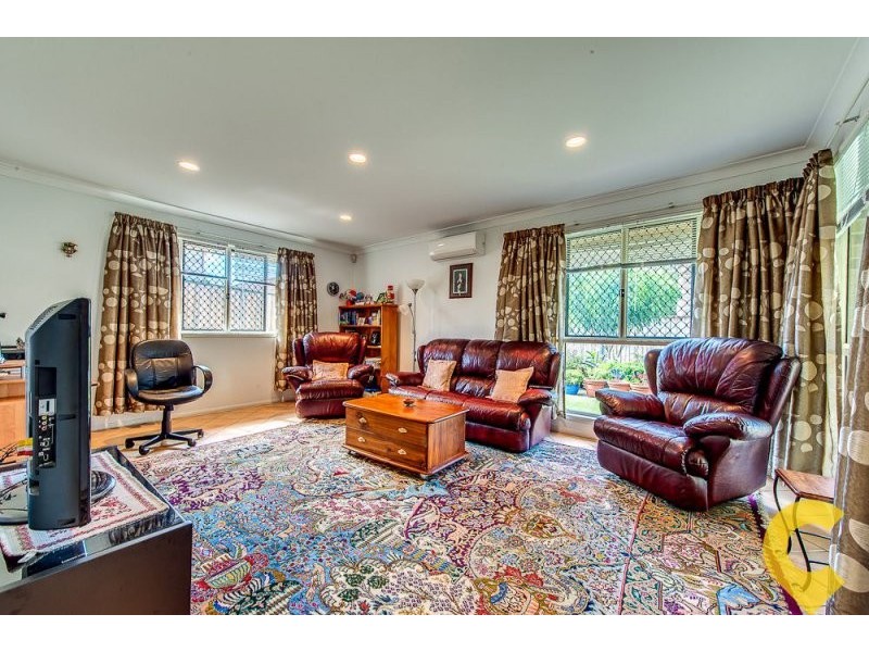 16 Summerhill Place, Forest Lake QLD 4078