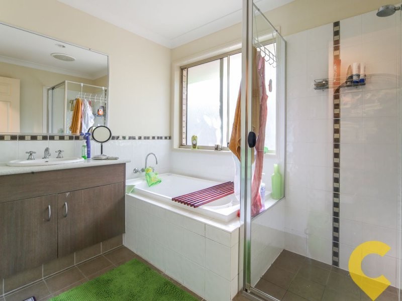 25 Shannonbrook Grove, Oxenford QLD 4210