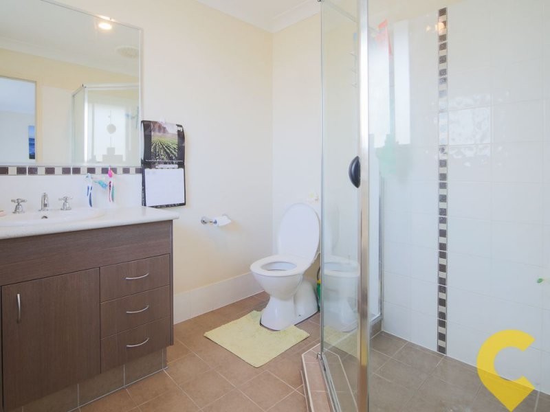 25 Shannonbrook Grove, Oxenford QLD 4210