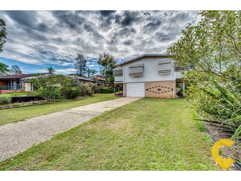 4 Monaro Crescent, Ferny Hills QLD 4055