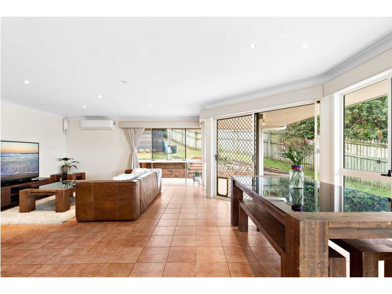 52 Oxford Crescent, Bridgeman Downs QLD 4035