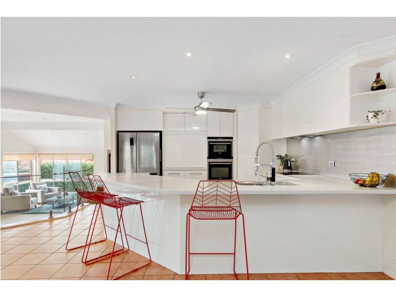 52 Oxford Crescent, Bridgeman Downs QLD 4035