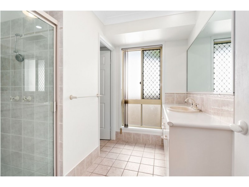 104 Bangalow Street, Bridgeman Downs QLD 4035