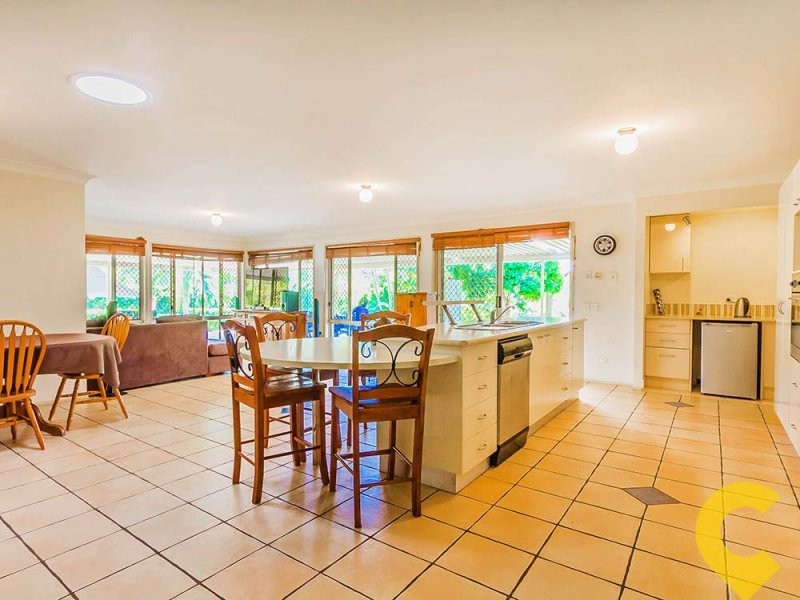 9 Parakeet Court, Warner QLD 4500