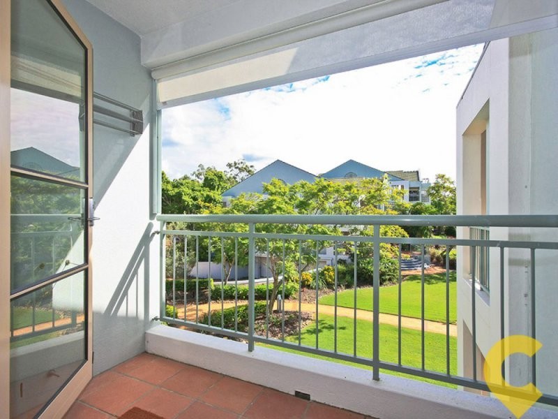 24 76 Chichester Drive, Arundel QLD 4214