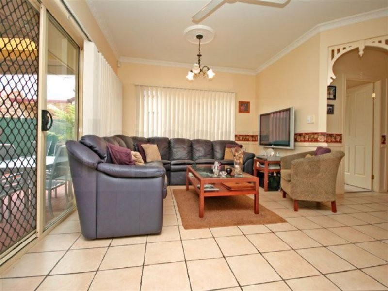 6 Mandarin Close, Forest Lake QLD 4078