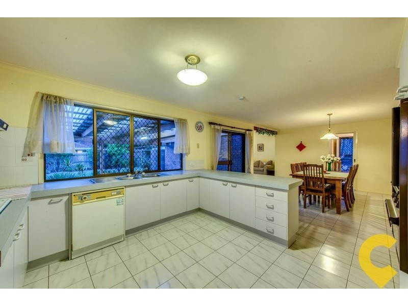 37 Alphitonia Crescent, Sunnybank Hills QLD 4109