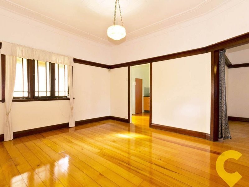 17 Bradley Avenue, Kedron QLD 4031