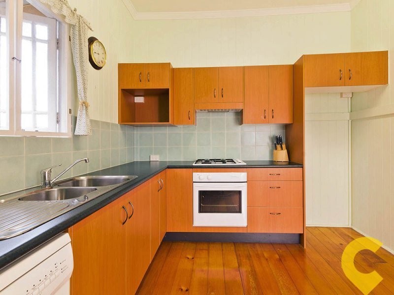 17 Bradley Avenue, Kedron QLD 4031