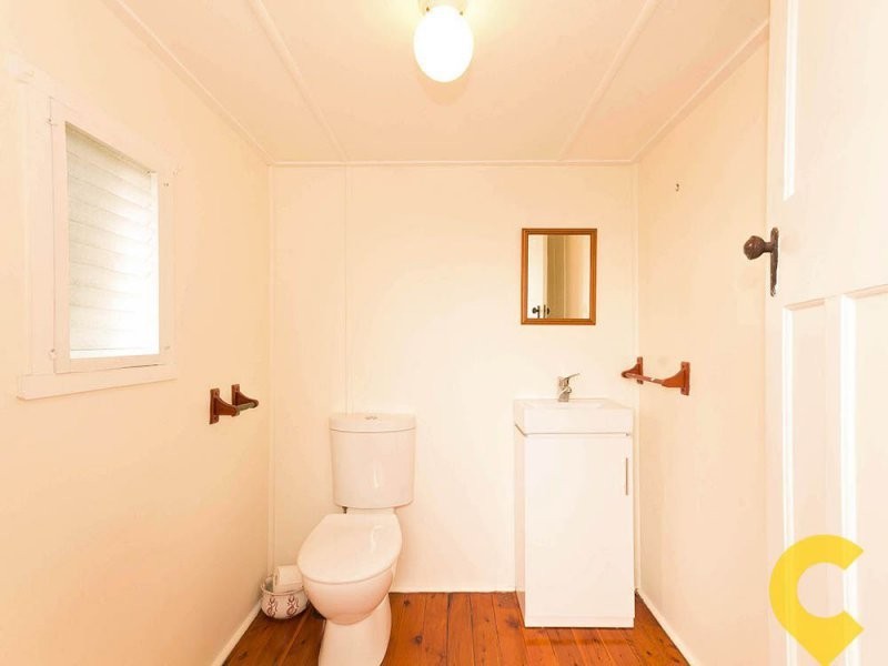 17 Bradley Avenue, Kedron QLD 4031