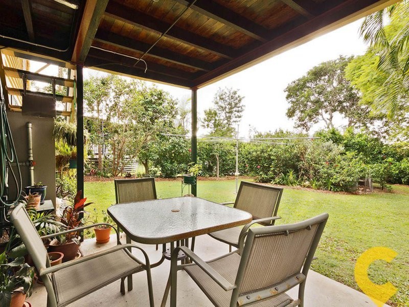 17 Bradley Avenue, Kedron QLD 4031