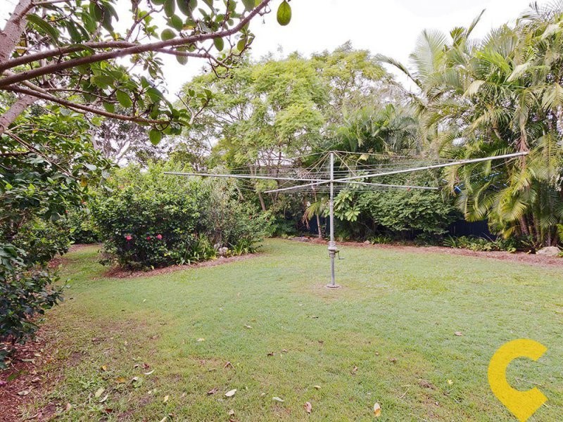 17 Bradley Avenue, Kedron QLD 4031