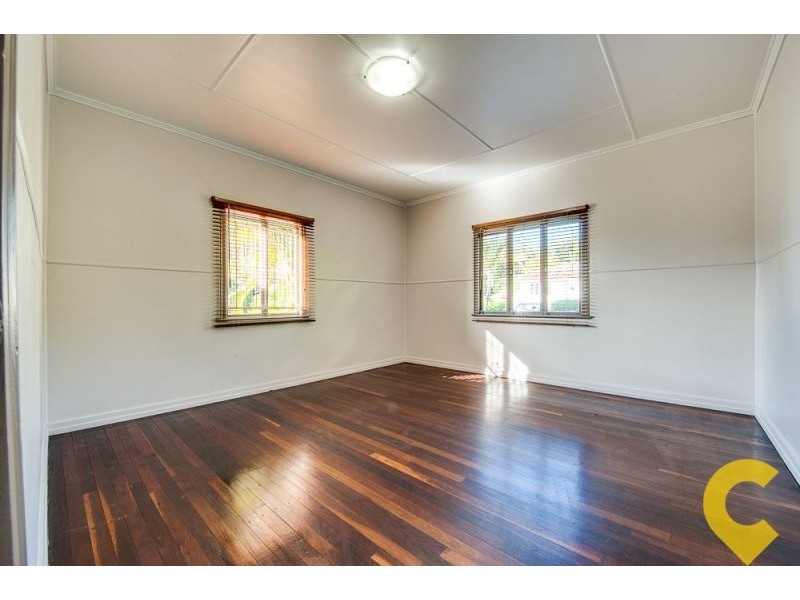 6 Gledson Street, North Booval QLD 4304