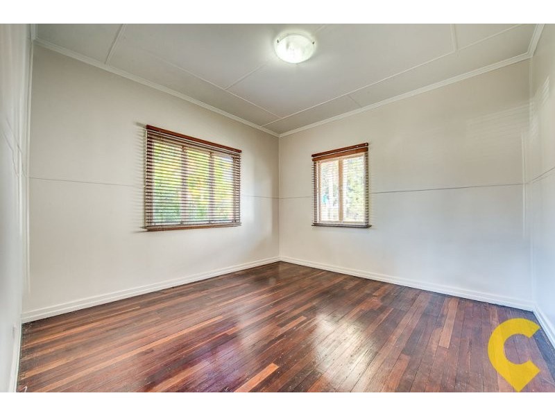 6 Gledson Street, North Booval QLD 4304