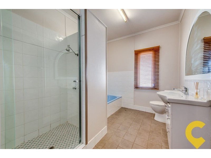 6 Gledson Street, North Booval QLD 4304