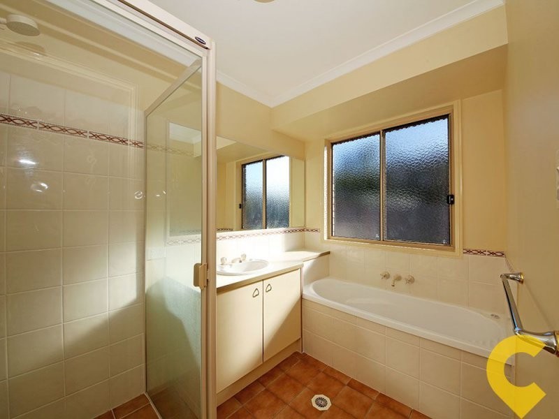 14 Bream Court, Sandstone Point QLD 4511