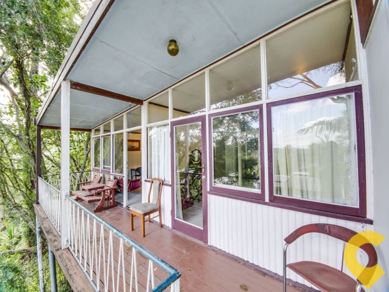 2/19 Lily Street, Indooroopilly QLD 4068