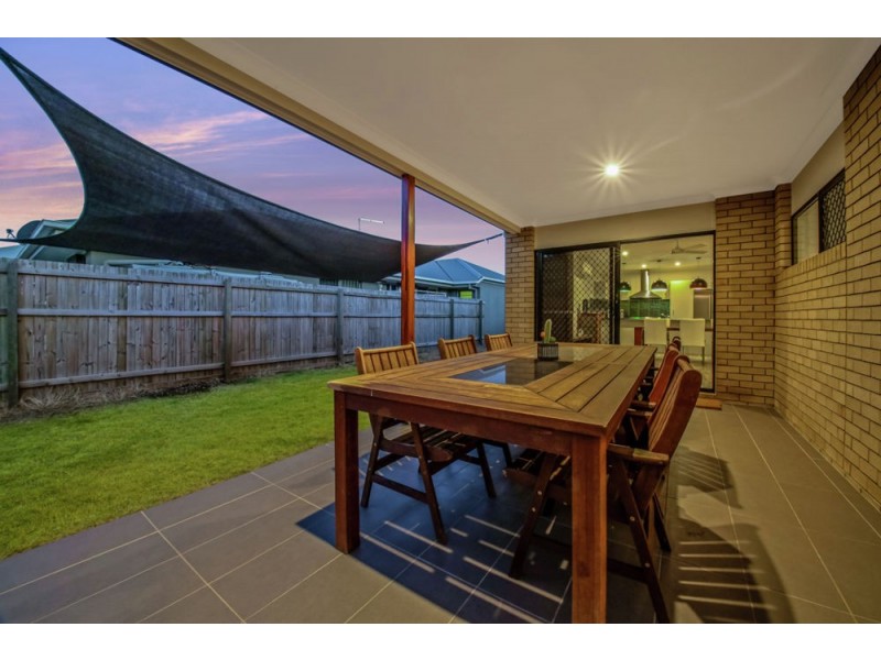 21 Cootharaba Crescent, Warner QLD 4500