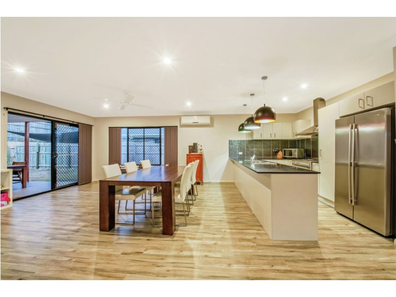 21 Cootharaba Crescent, Warner QLD 4500