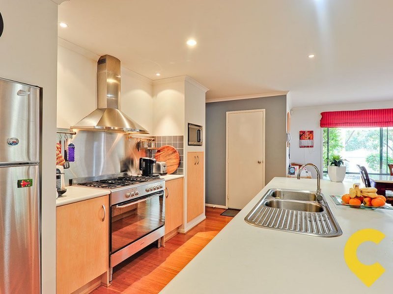 4 Brigalow Close, Bridgeman Downs QLD 4035