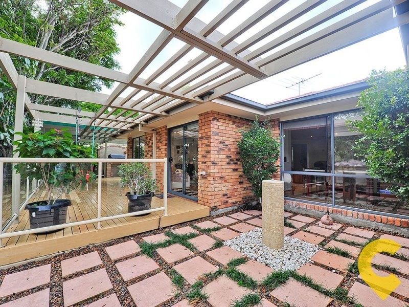 4 Brigalow Close, Bridgeman Downs QLD 4035