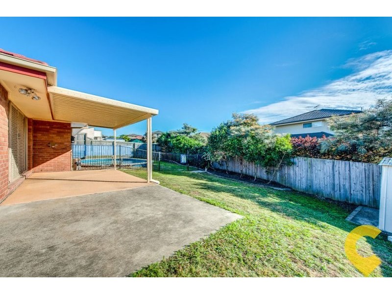 25 Charlton Place, Regents Park QLD 4118