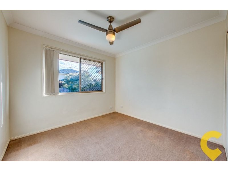 25 Charlton Place, Regents Park QLD 4118