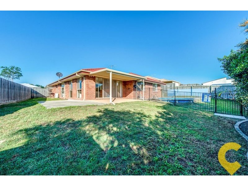 25 Charlton Place, Regents Park QLD 4118