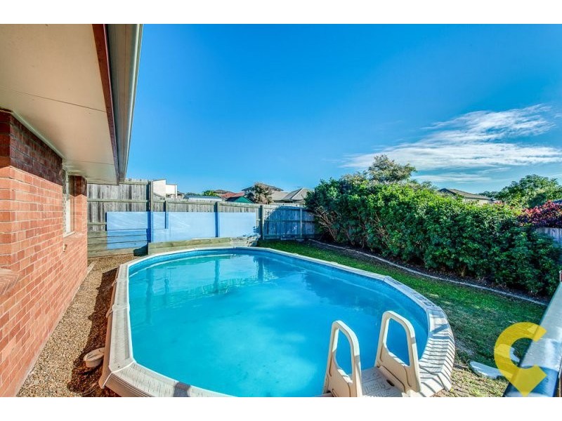 25 Charlton Place, Regents Park QLD 4118
