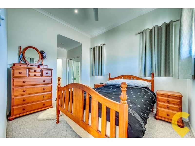 4 Greentrees Terrace, Springfield Lakes QLD 4300