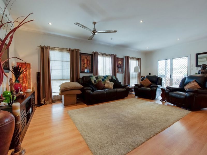 2 Griffin Crescent, Collingwood Park QLD 4301