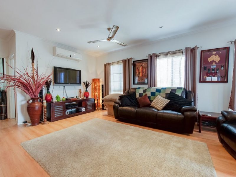 2 Griffin Crescent, Collingwood Park QLD 4301