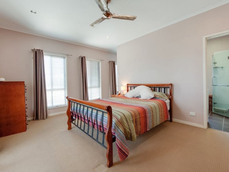 2 Griffin Crescent, Collingwood Park QLD 4301