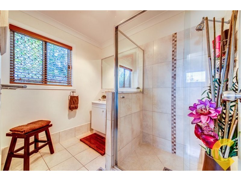 369 Seventeen Mile Rocks Rd, Oxley QLD 4075