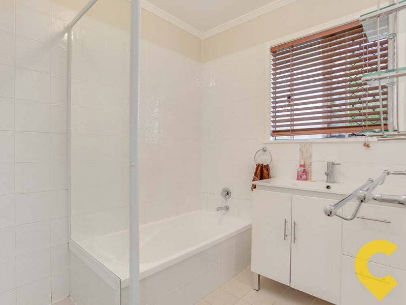 24 Hedge Street, Strathpine QLD 4500