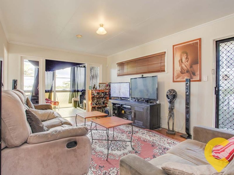 24 Hedge Street, Strathpine QLD 4500