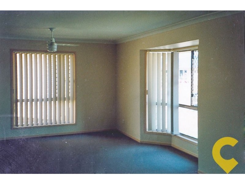 4 Links Avenue, Meadowbrook QLD 4131