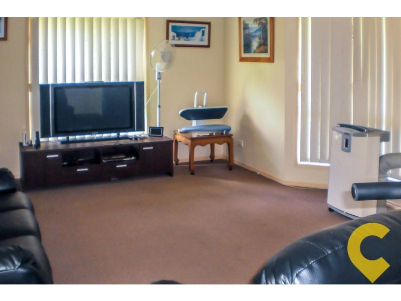 4 Links Avenue, Meadowbrook QLD 4131