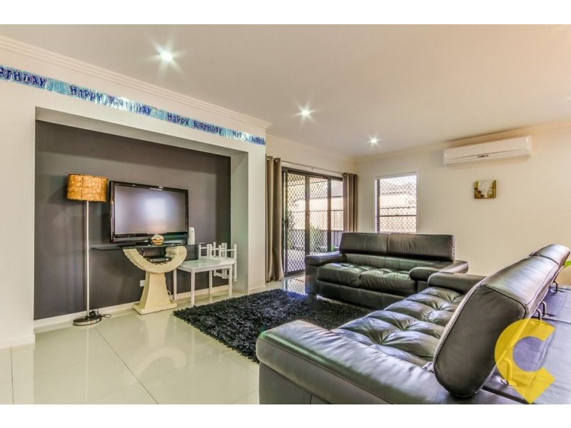 11 Wallaman Close, Waterford QLD 4133